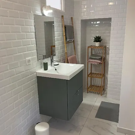 Superbe Avec Terrasse Et Patio *
